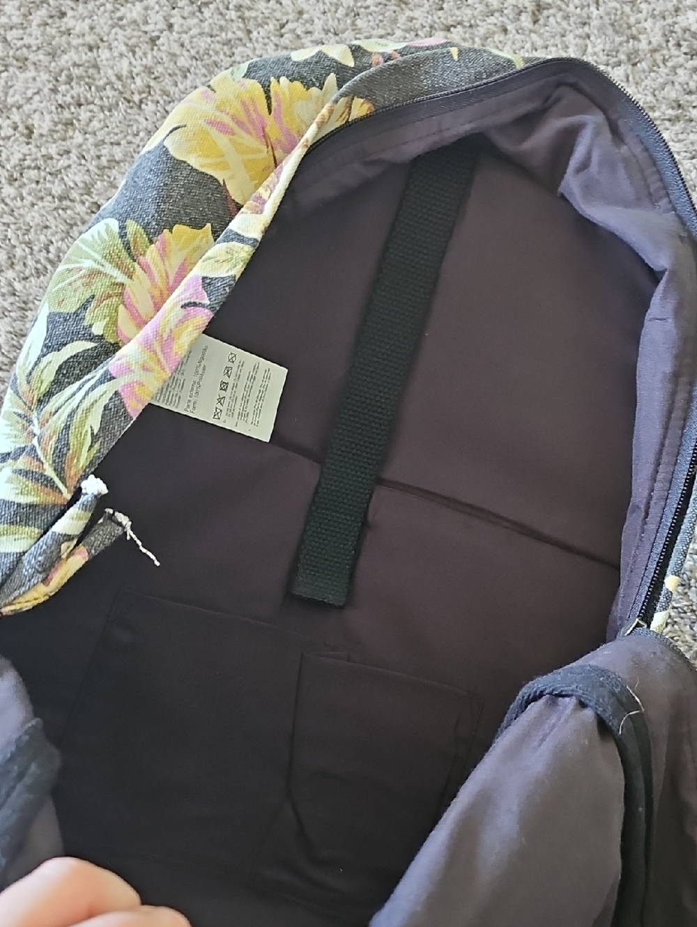 AWESOME LARGE RIP CURL Backpack - Picture 7 of 11